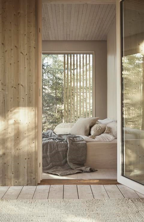 Discover the Tranquil Comfort of Wesomnia's Weighted Blankets: Embrace the Soothing Power of Oxytocin